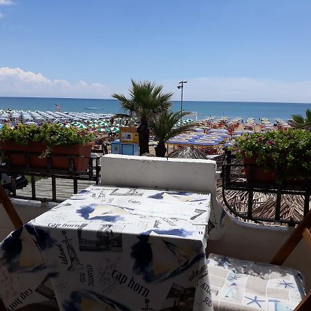 Appartamento Frontemare Azzurra Caorle Exteriör bild